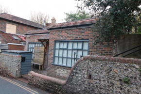 Alfriston Lodge By Air Premier